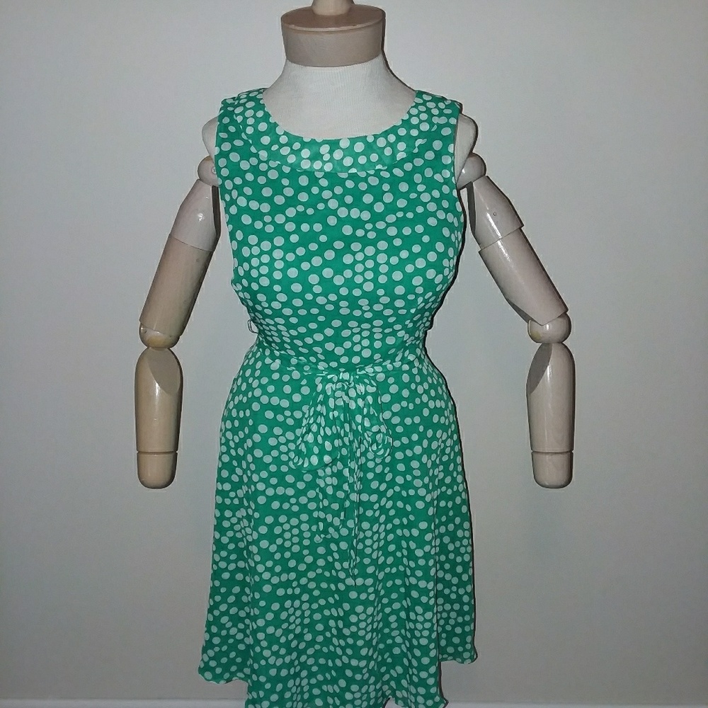 🎉BNWT🎉Green polkadot dress